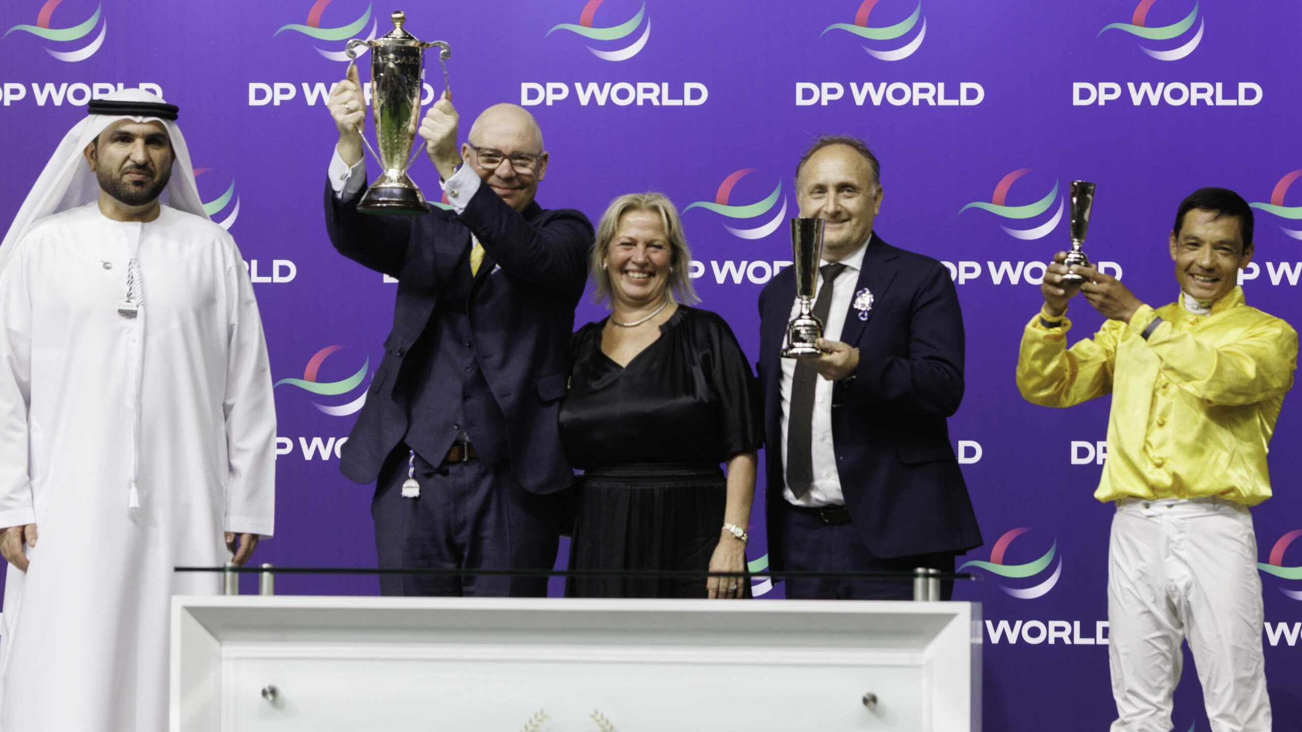 Queen Azteca (USA) (Niels Petersen-Carlos Lopez) wins the G3 UAE Oaks Race (6)_1